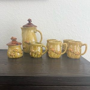Vintage Royal Sealy MCM Mushroom Teapot, Creamer, Sugar Bowl and 4 Mugs